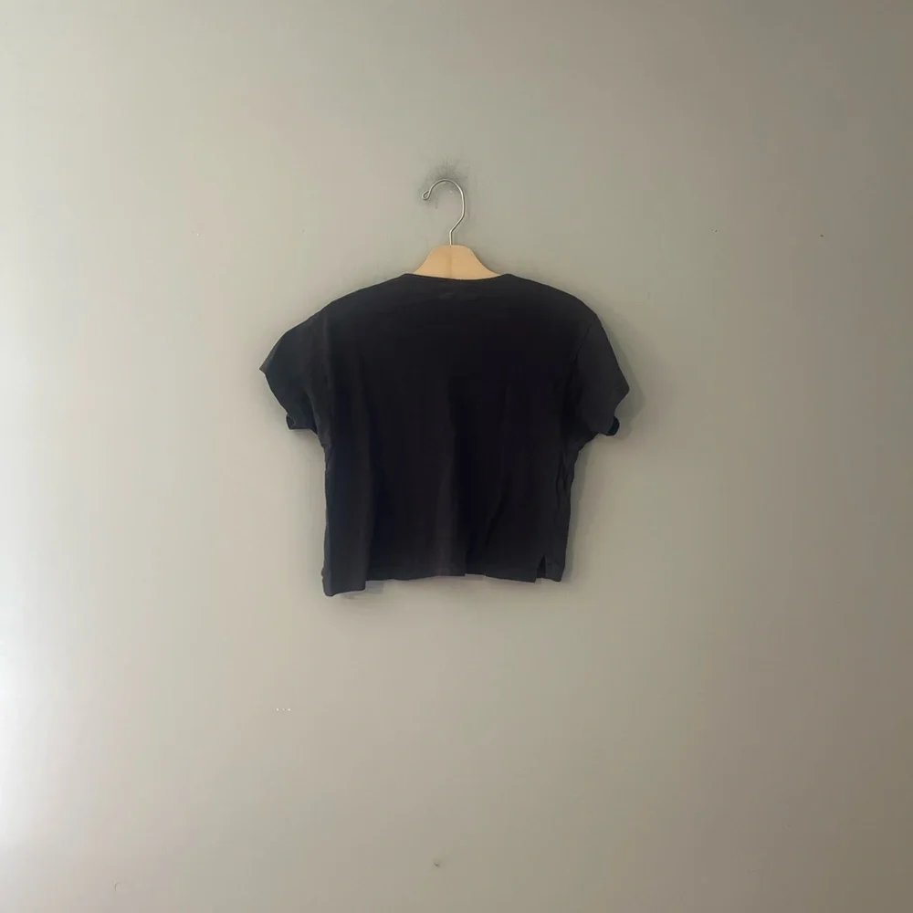Zara follow us